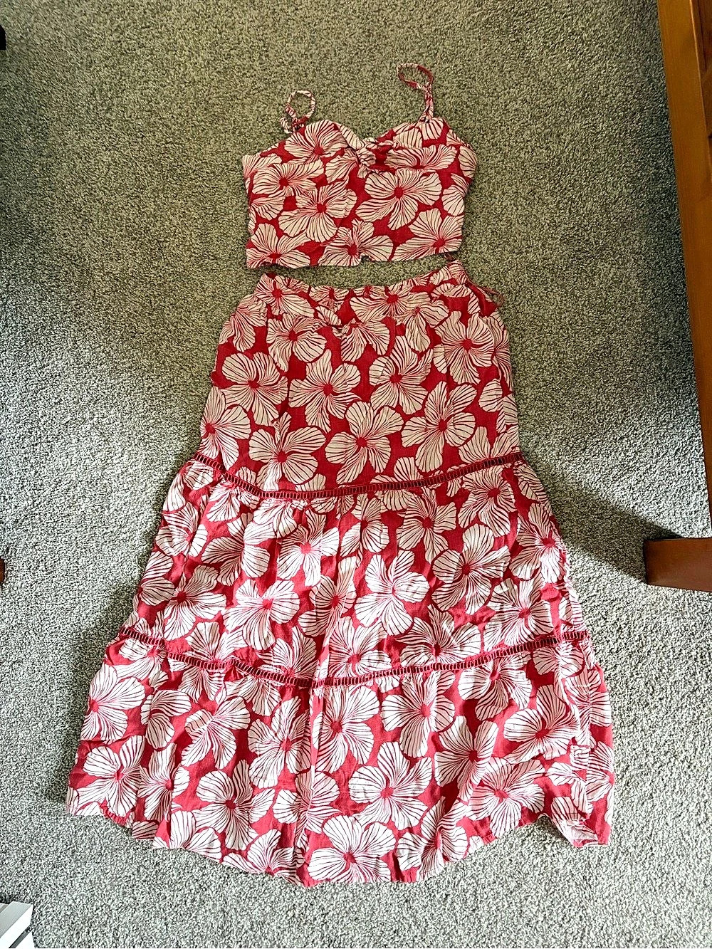 Jopea Floral Two Piece in Coral & White Size Medium